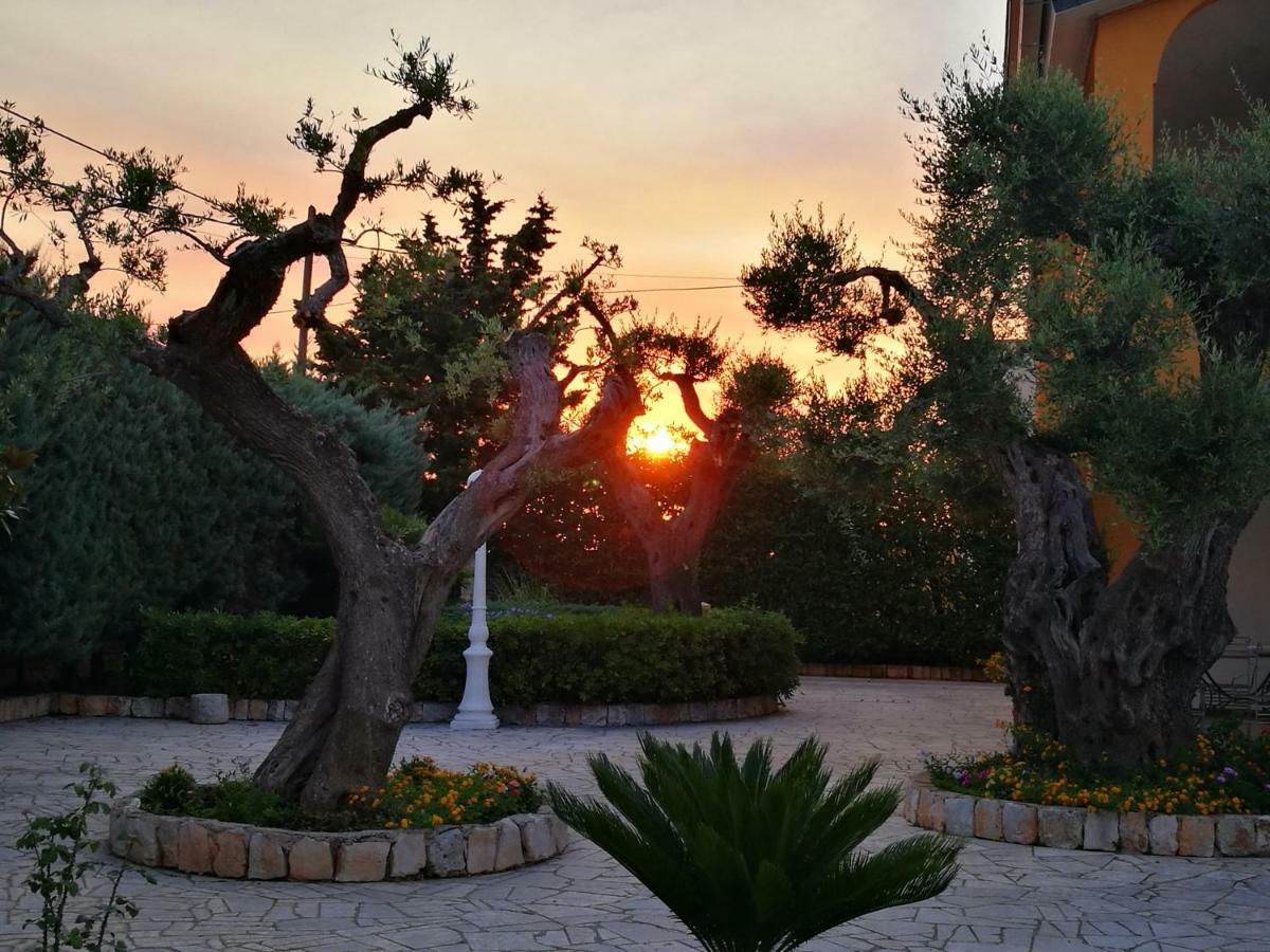 Villa Iris Castellana Grotte Exterior photo